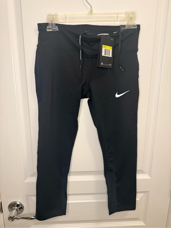 Nike Pants - Nike Women’s Black Athletic capris with inside draw string. NWT Small